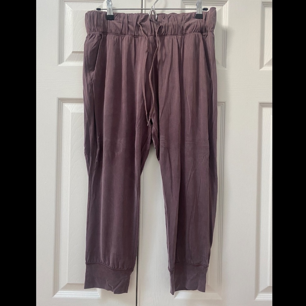Lululemon Lost in Leisure Crop Jogger